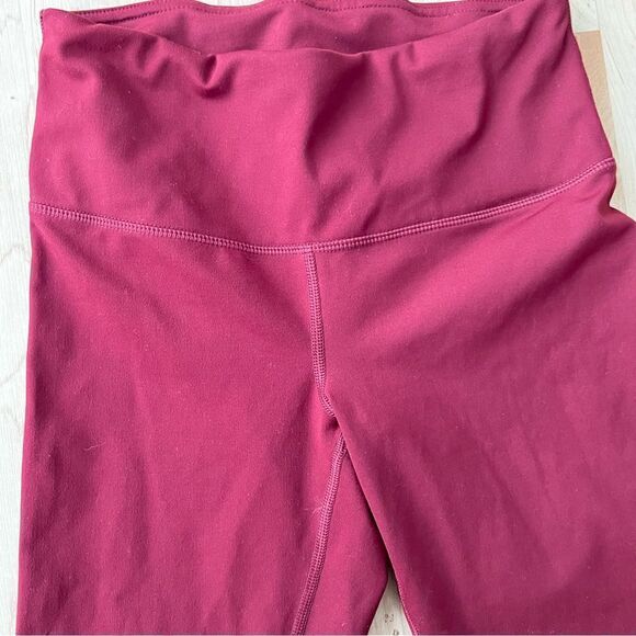 Yogalicious Lux Maroon Cropped Leggings with Pockets Women’s Small - Picture 2 of 4